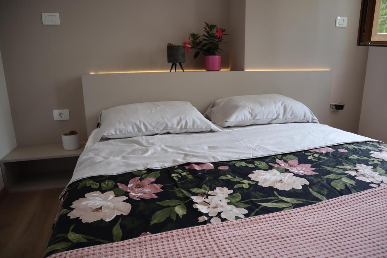 Boutique Rooms By Petric Winery Dobravlje Exteriér fotografie