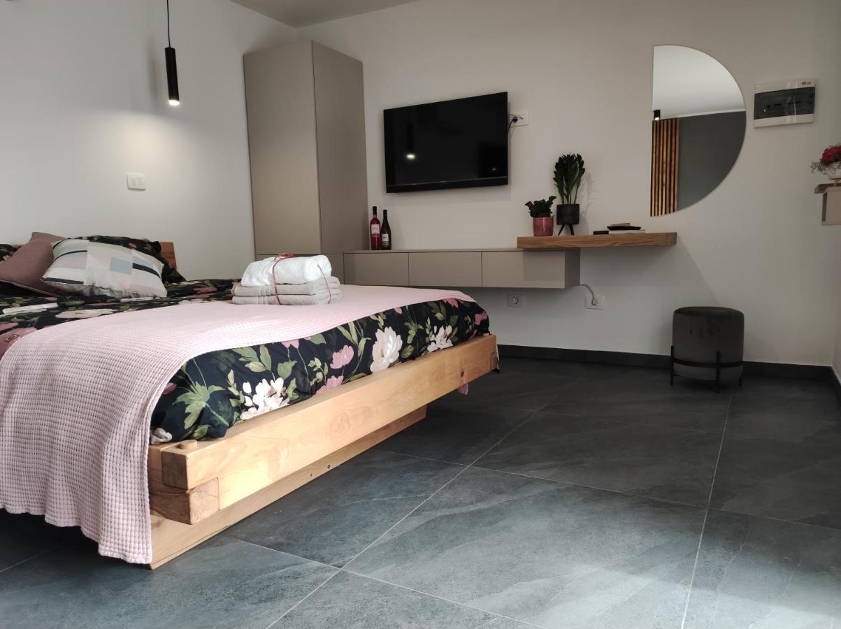Boutique Rooms By Petric Winery Dobravlje Exteriér fotografie